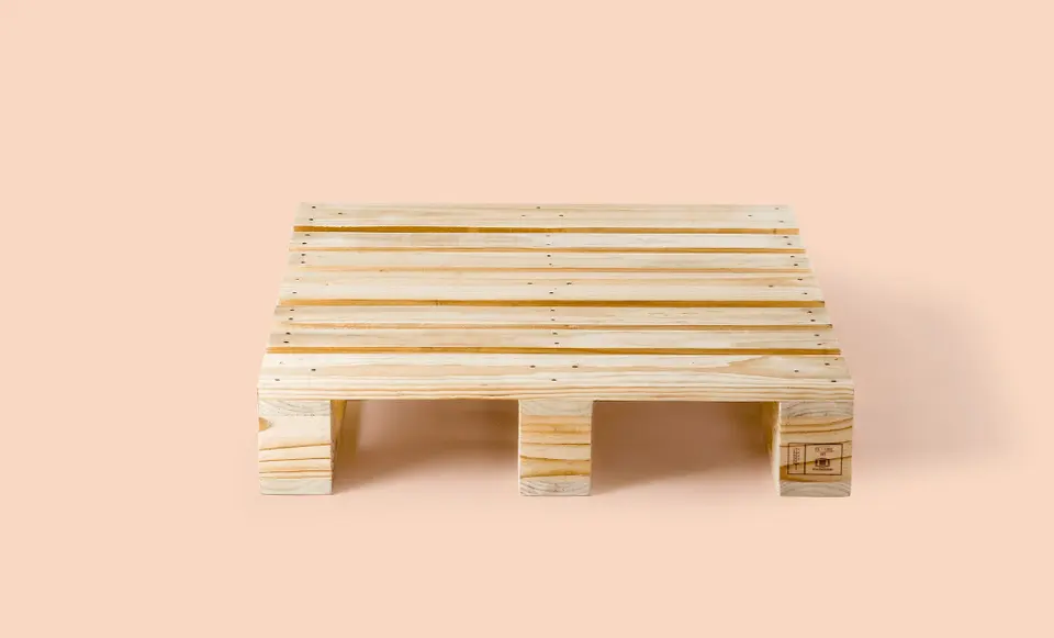 Pallet con Taco de madera vista 2